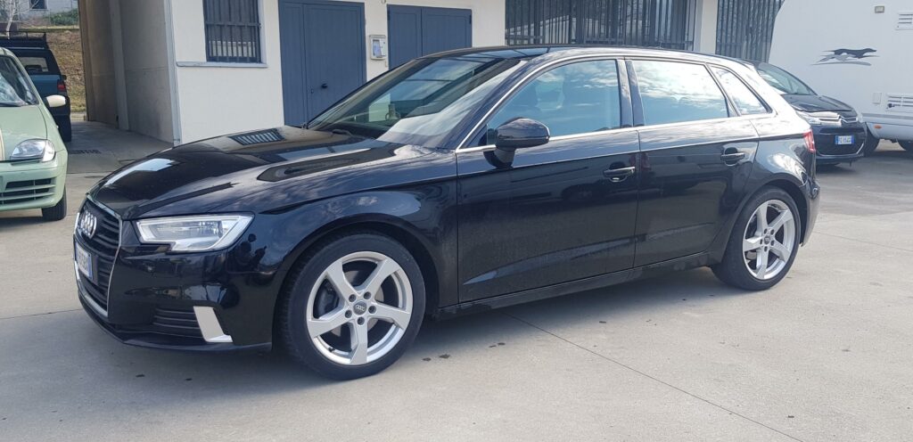 AUDI A3 SPB 2000 CC, 150 CV Diesel Unico proprietario. Imm 2017, lm 117.600, tagliandi certificati AUDI Revisionata 02/2025. perfette condizioni. Auto in C/V. Garanzia 12/24 mesi su richiesta. Info 334 981 0245
